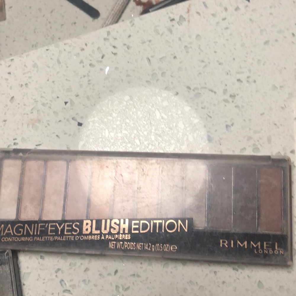 Eyeshadows Pallet bundle - Picture 7 of 8